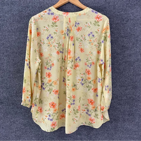 NYDJ Womens Floral Pintuck Blouse Size Large Yellow 3/4 Sleeve V Neck Pullover - Picture 3 of 9
